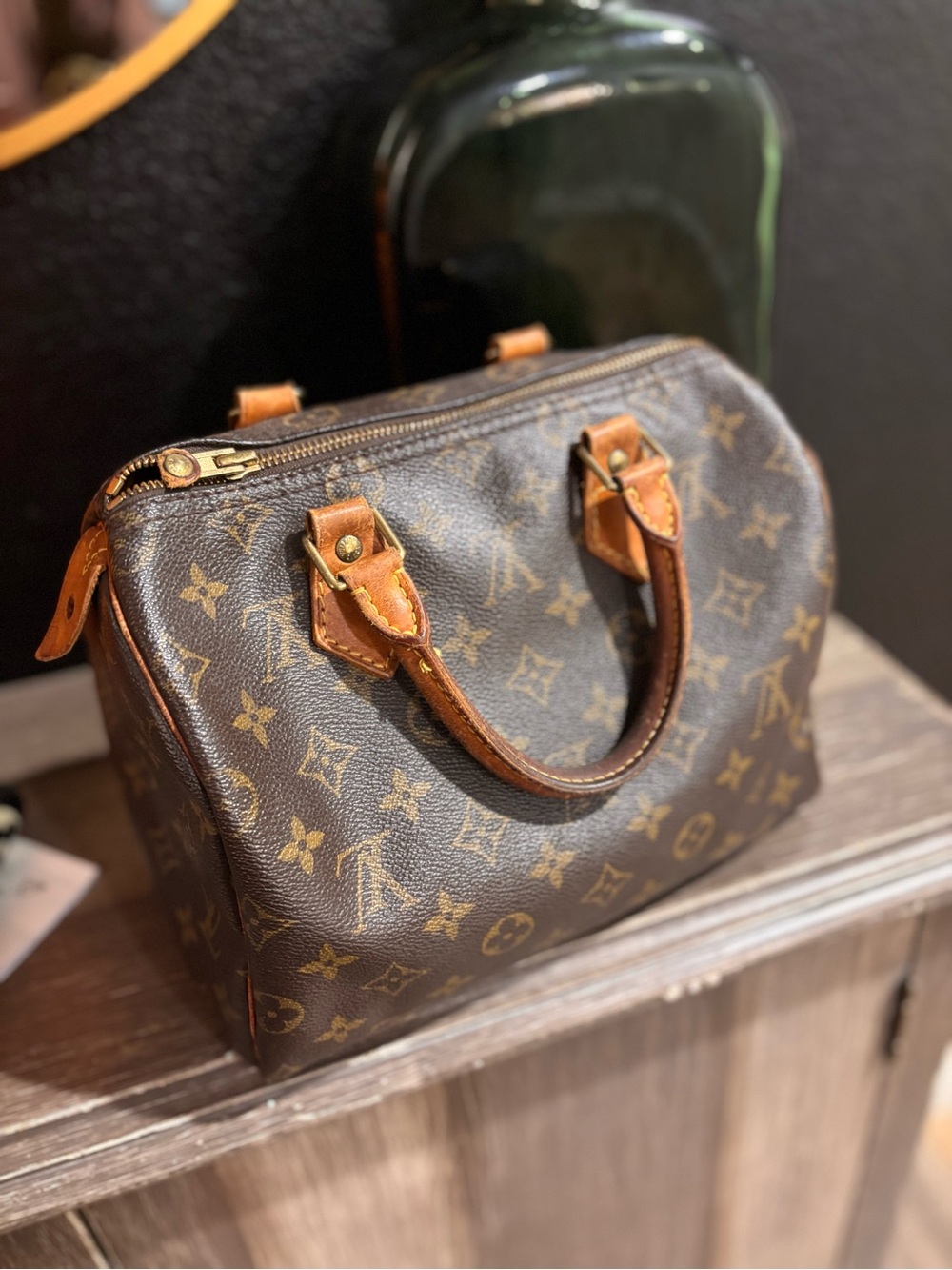 Louis Vuitton speedy 25 Monogram Canvas Satchel in Brown and Tan